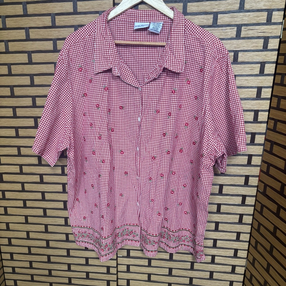 Bobbie Brooks Red And White Floral Embroidered Button Down Size 26/28W